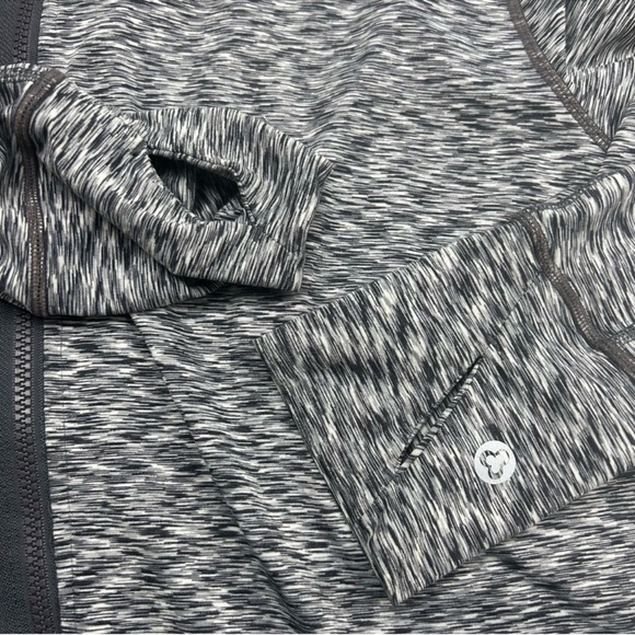 Titika activewear jacket - Picture 12 of 12